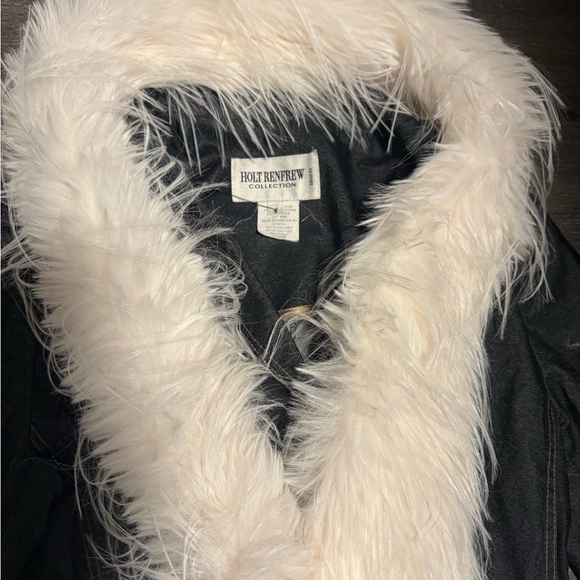 Stylish Black Denim coat with Faux Fur Collar - Picture 4 of 7